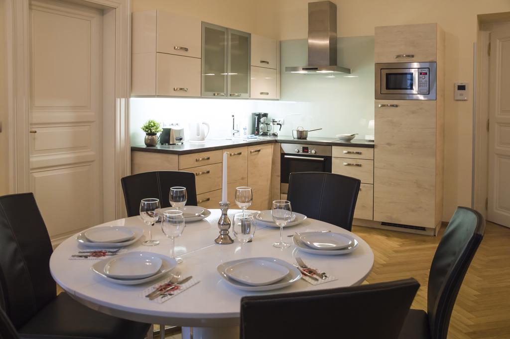Modern Apartment Vsehrdova Prag Dış mekan fotoğraf