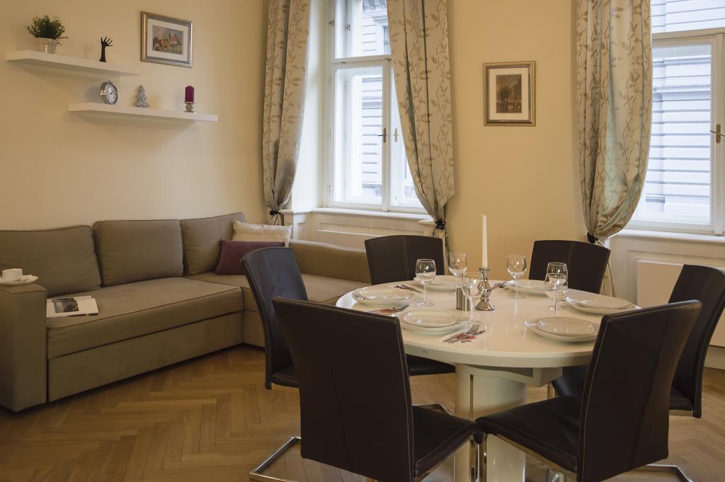 Modern Apartment Vsehrdova Prag Dış mekan fotoğraf
