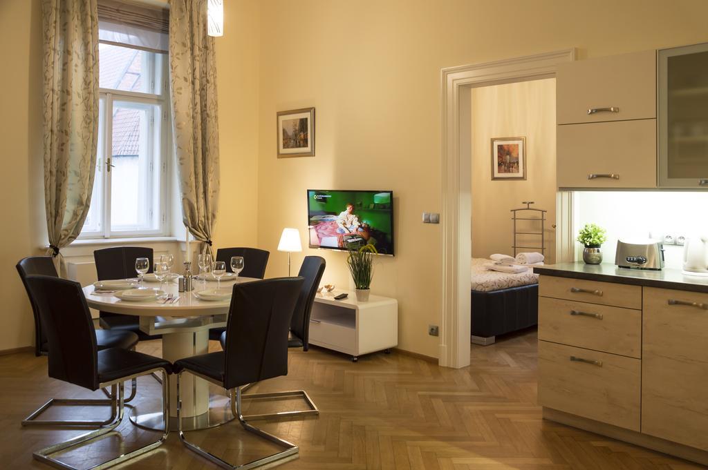 Modern Apartment Vsehrdova Prag Dış mekan fotoğraf