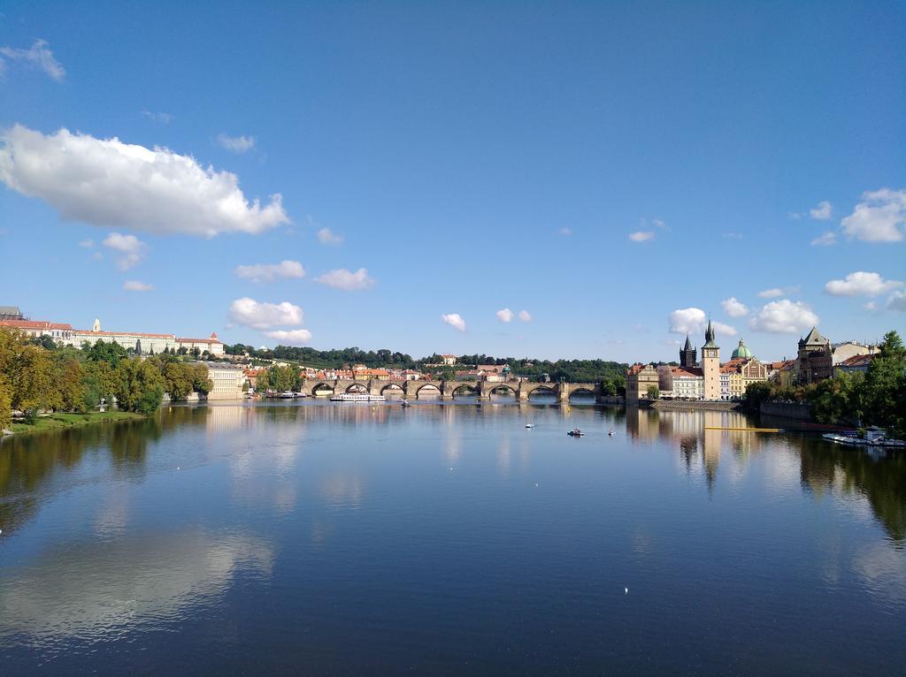 Modern Apartment Vsehrdova Prag Dış mekan fotoğraf