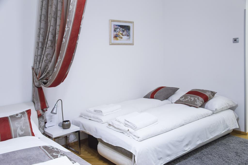 Modern Apartment Vsehrdova Prag Dış mekan fotoğraf