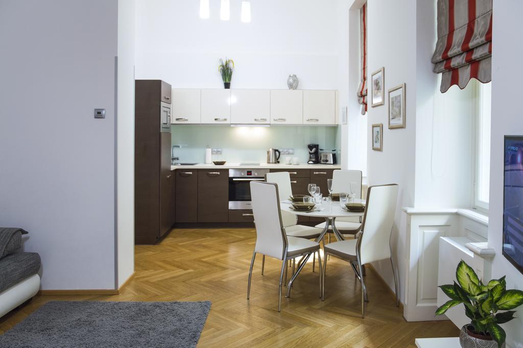 Modern Apartment Vsehrdova Prag Dış mekan fotoğraf